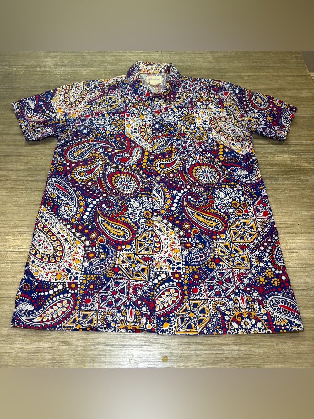 Obey Propaganda button-up paisley design  100% cotton